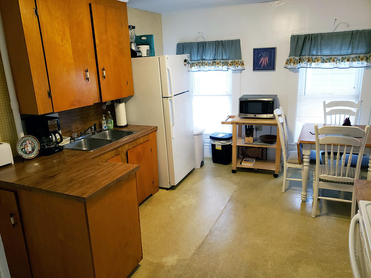 8 Spring Street Westbrook, ME 04092 - Photo 9 of 12 Apt 4 Kitchen