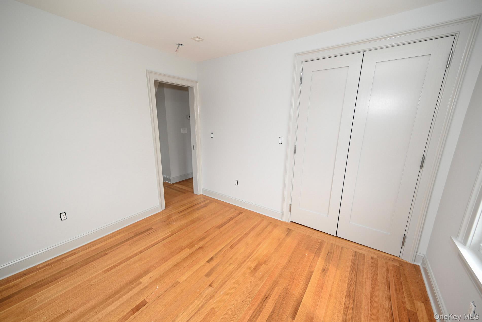 29 Everett Street Lynbrook, NY 11563 - Photo 16 of 31