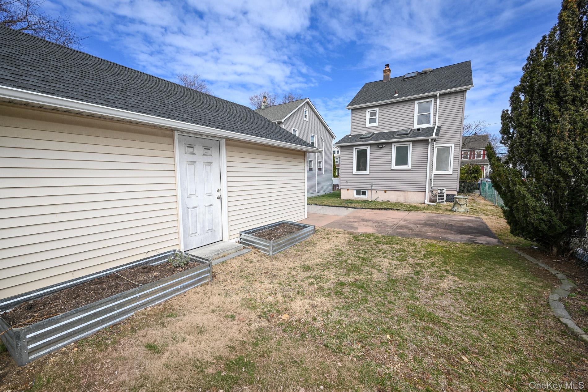 29 Everett Street Lynbrook, NY 11563 - Photo 26 of 31