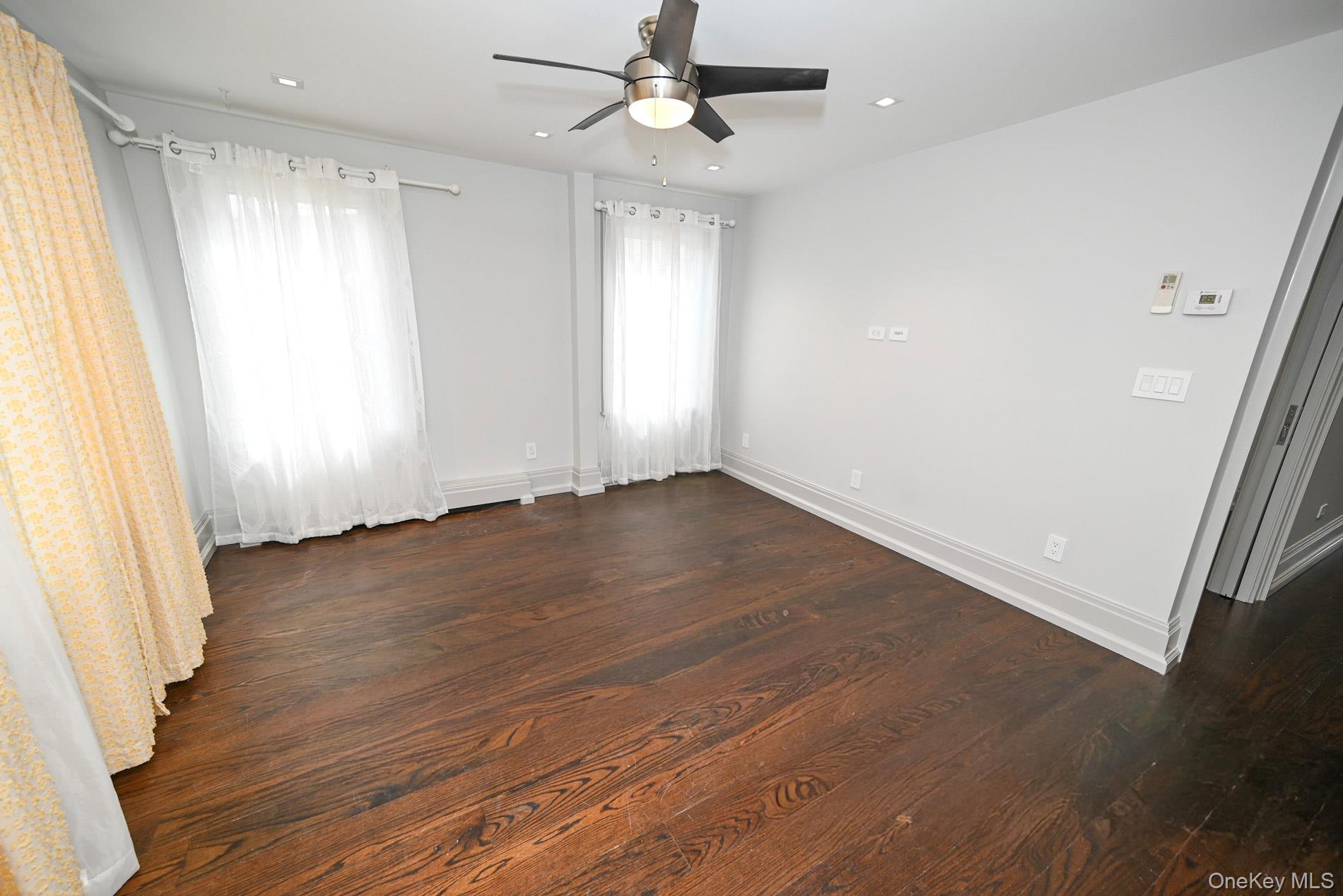 29 Everett Street Lynbrook, NY 11563 - Photo 7 of 31