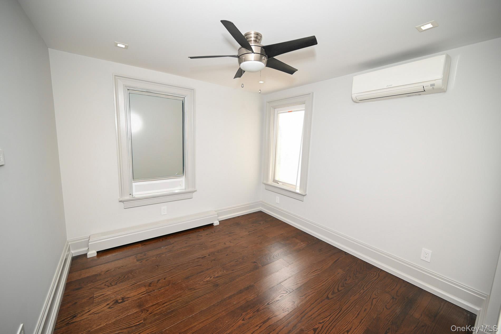 29 Everett Street Lynbrook, NY 11563 - Photo 8 of 31