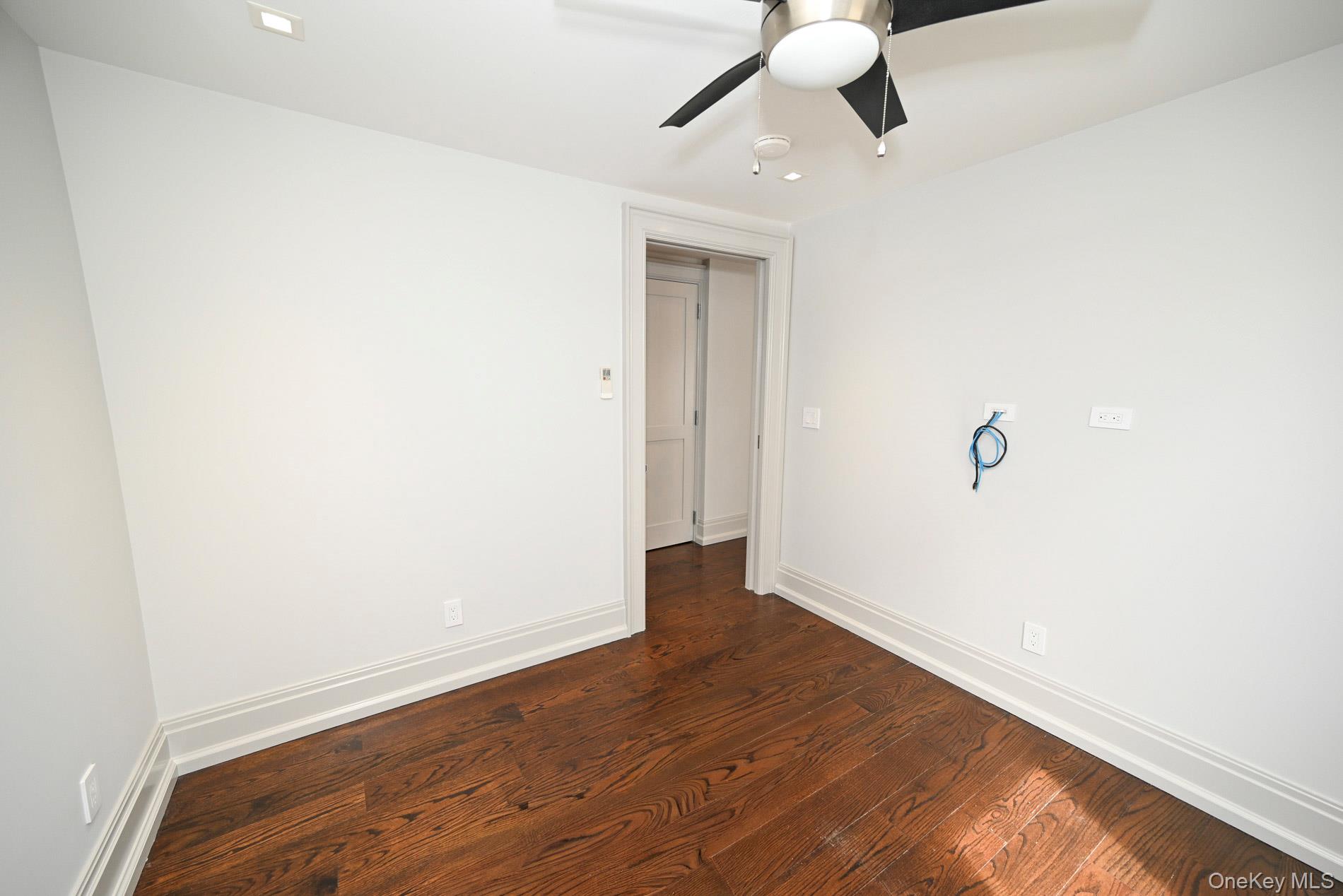 29 Everett Street Lynbrook, NY 11563 - Photo 10 of 31