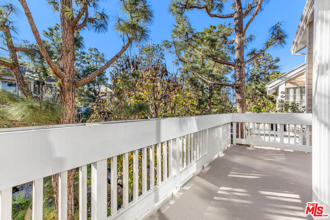 4342 Redwood Avenue, Unit C307 Marina del Rey, CA 90292 - Photo 17 of 48 a view of a street with flower garden