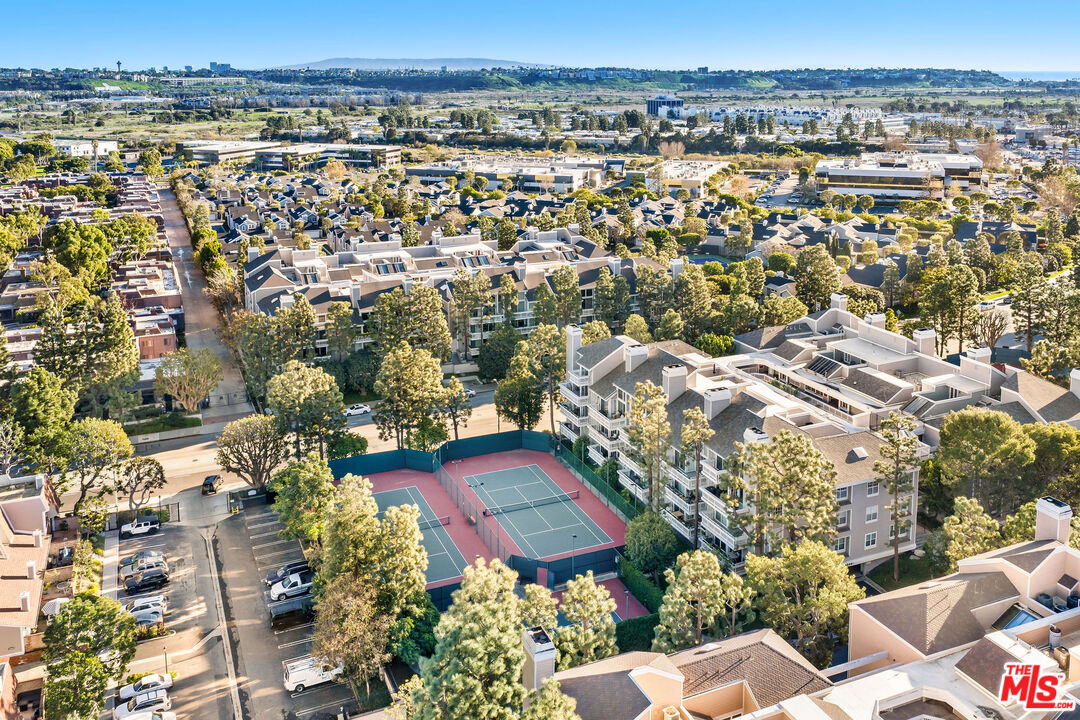 4342 Redwood Avenue, Unit C307 Marina del Rey, CA 90292 - Photo 38 of 48 an aerial view of residential houses with outdoor space