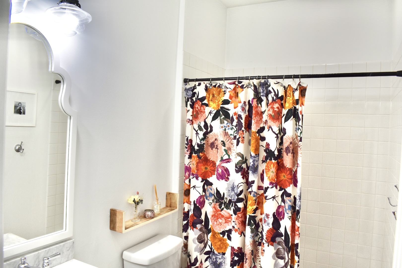4315 North Kenmore Avenue, Unit 2S Chicago, IL 60613 - Photo 24 of 27 a bathroom with a shower curtain