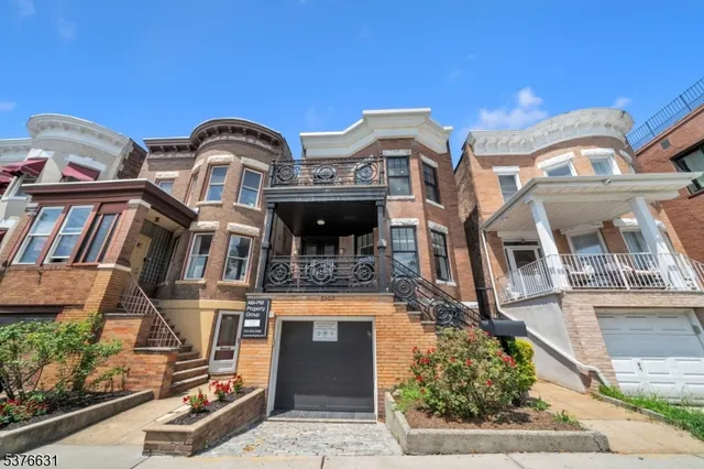 $2,670,000 | 5303 Boulevard East, West New York, NJ 07093