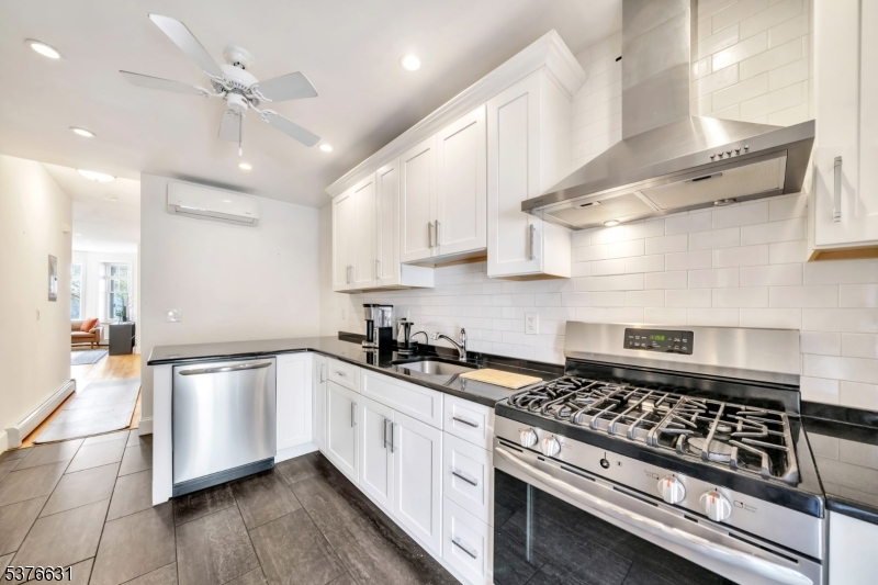 5303 Boulevard East West New York, NJ 07093 - Photo 14 of 42