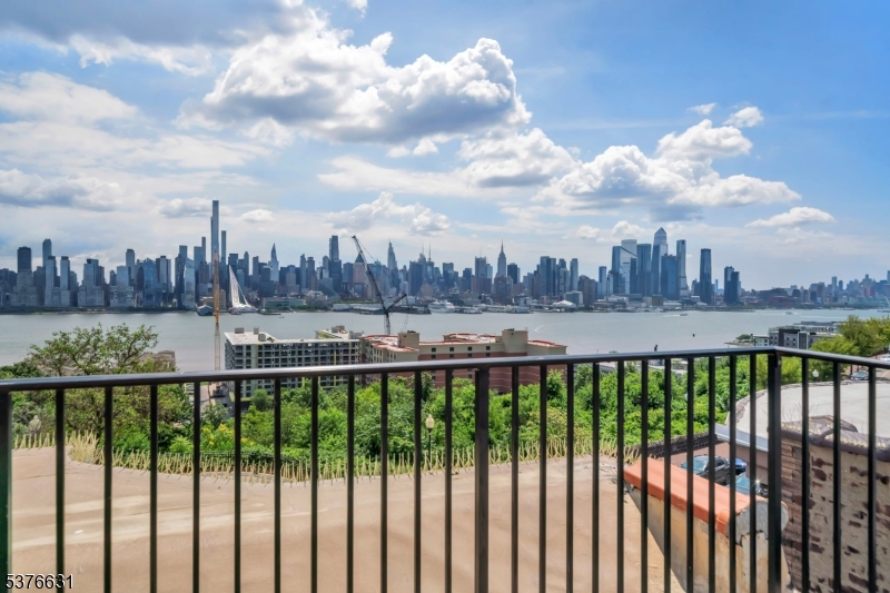 5303 Boulevard East West New York, NJ 07093 - Photo 34 of 42