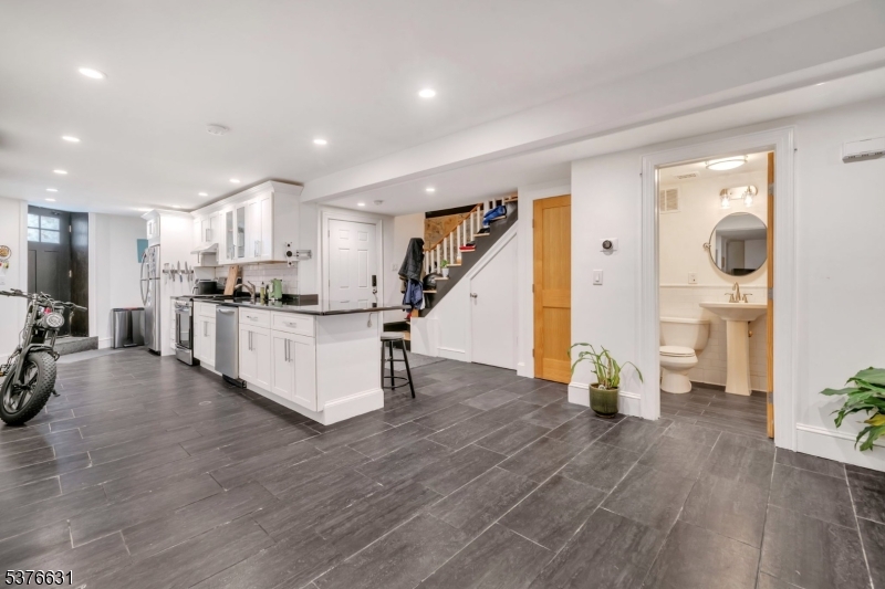 5303 Boulevard East West New York, NJ 07093 - Photo 38 of 42