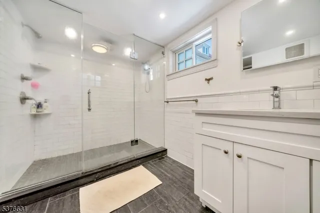 $2,670,000 | 5303 Boulevard East, West New York, NJ 07093