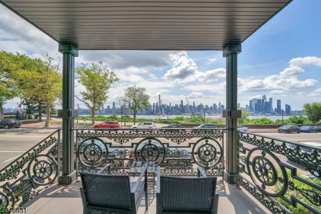 $2,670,000 | 5303 Boulevard East, West New York, NJ 07093