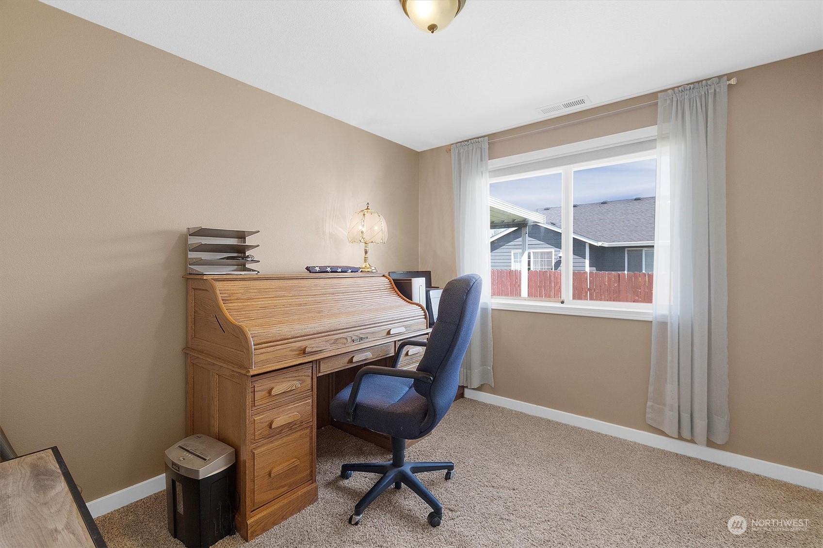 119 Abbey Road Kelso, WA 98626 - Photo 18 of 27 a view of a workspace with furniture