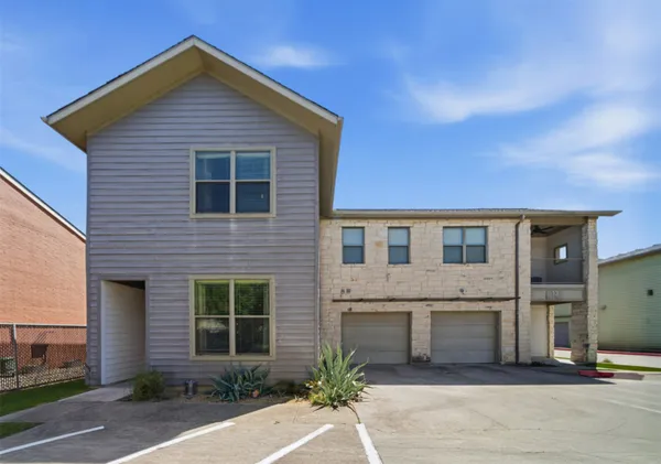 $1,900 | 1201 Grove Boulevard, Unit 1304, Austin, TX 78741