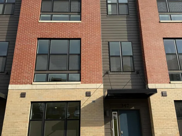 $4,000 | 347 Summit Circle, Lombard, IL 60148