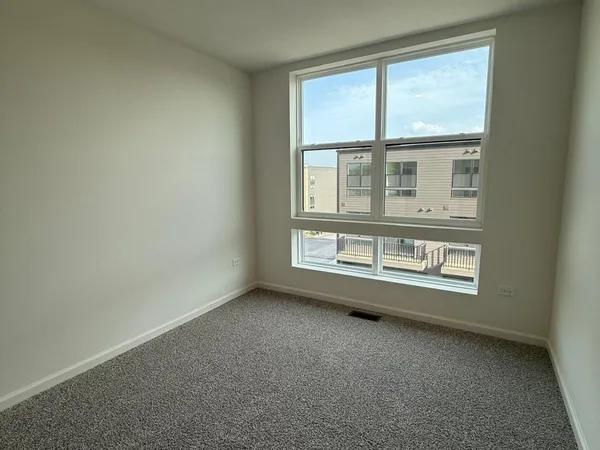 $4,000 | 347 Summit Circle, Lombard, IL 60148