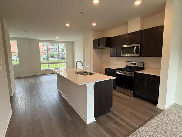 $4,000 | 347 Summit Circle, Lombard, IL 60148