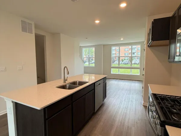 $4,000 | 347 Summit Circle, Lombard, IL 60148