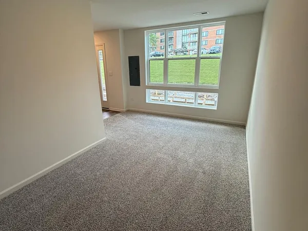 $4,000 | 347 Summit Circle, Lombard, IL 60148