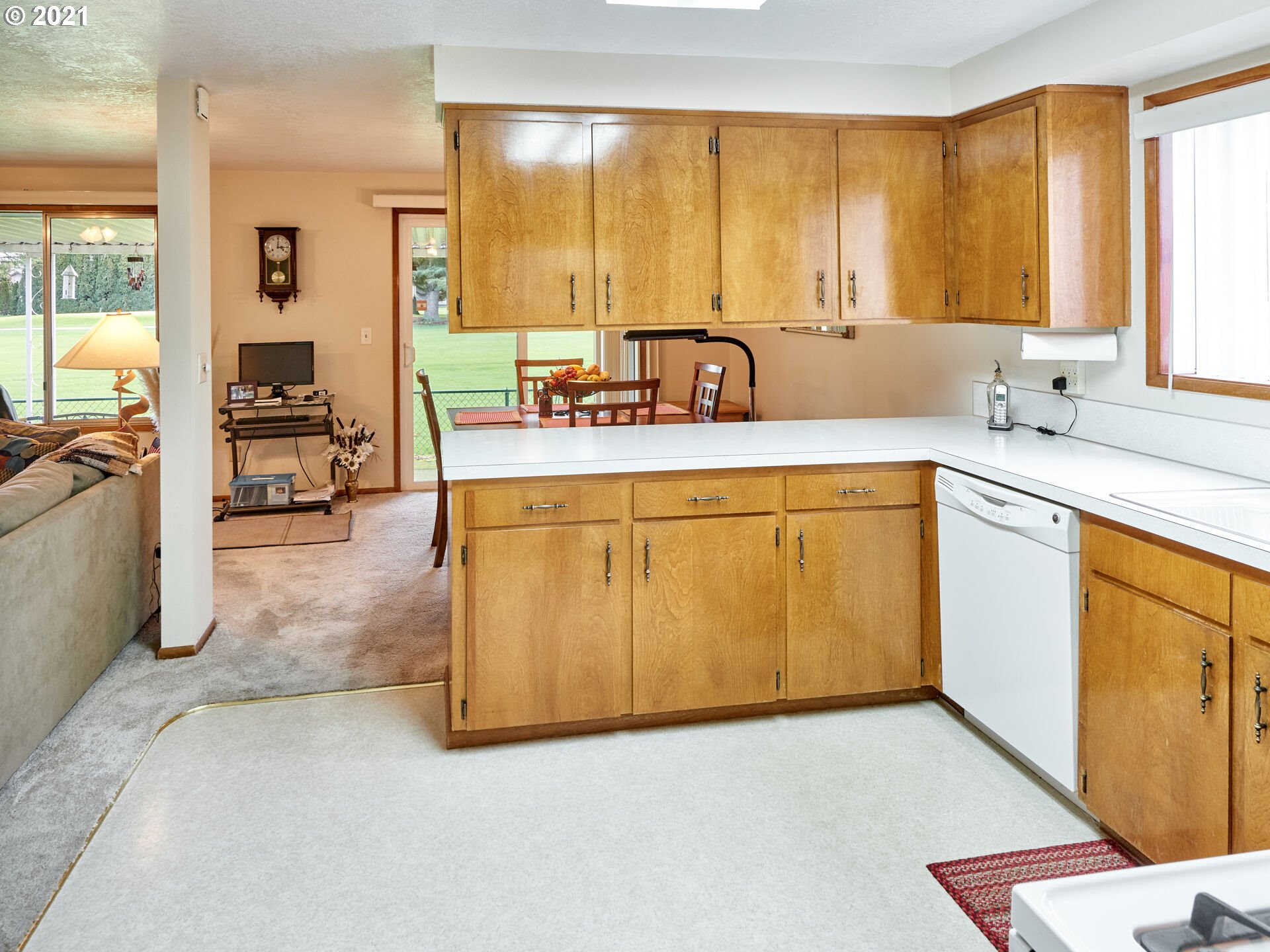 828 Oregon Way Woodburn, OR 97071 - Photo 12 of 29