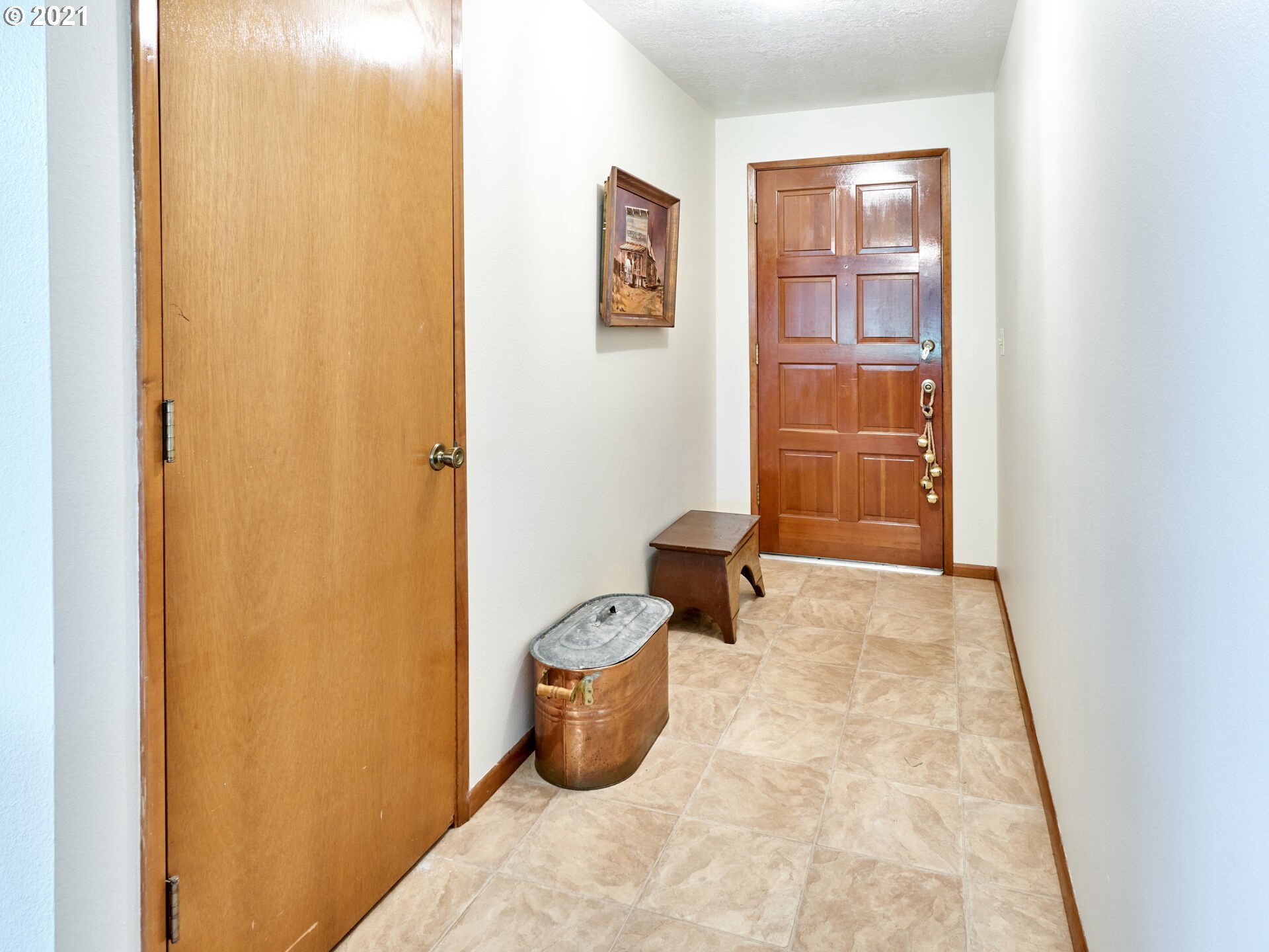 828 Oregon Way Woodburn, OR 97071 - Photo 3 of 29