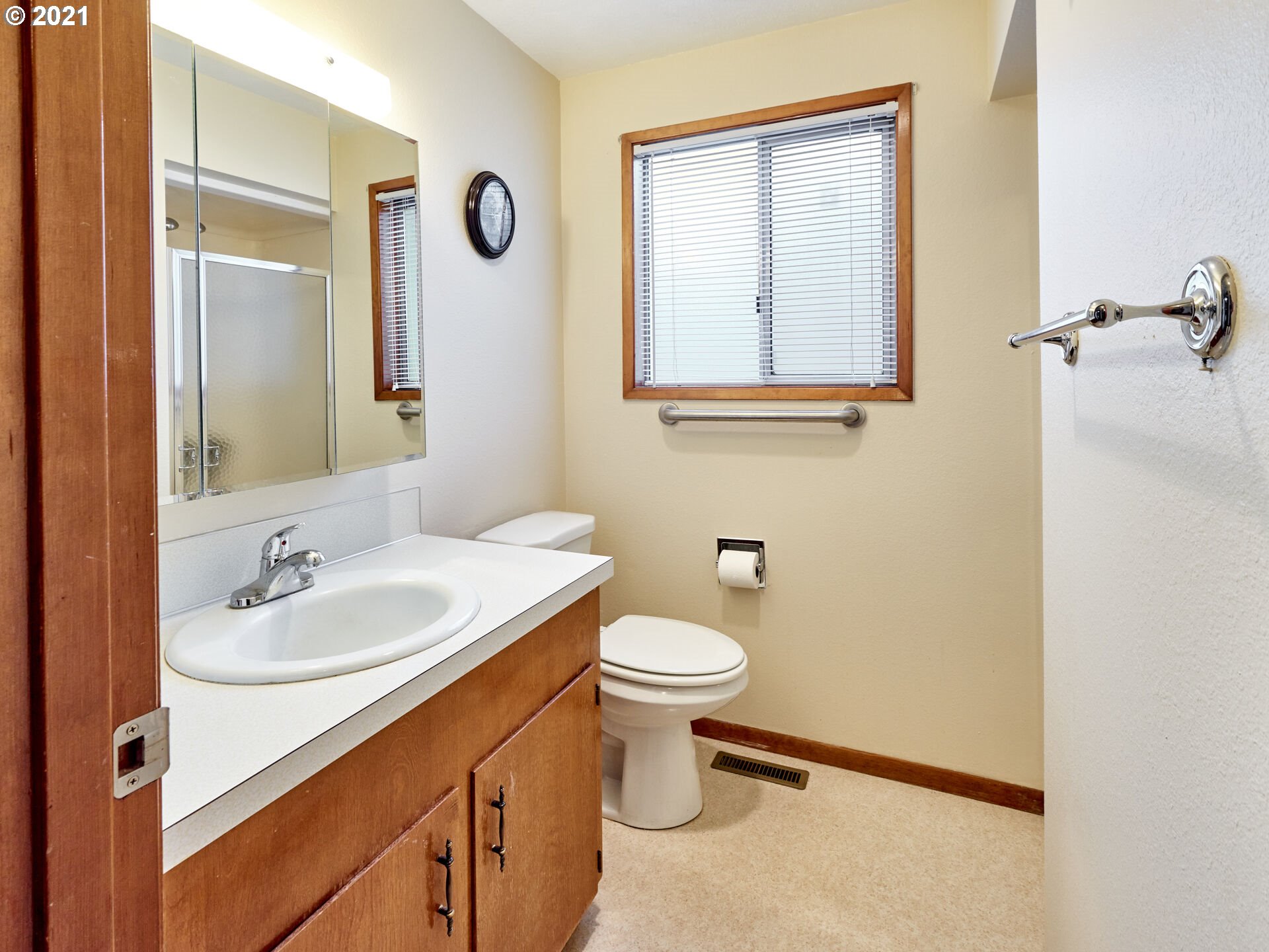 828 Oregon Way Woodburn, OR 97071 - Photo 21 of 29