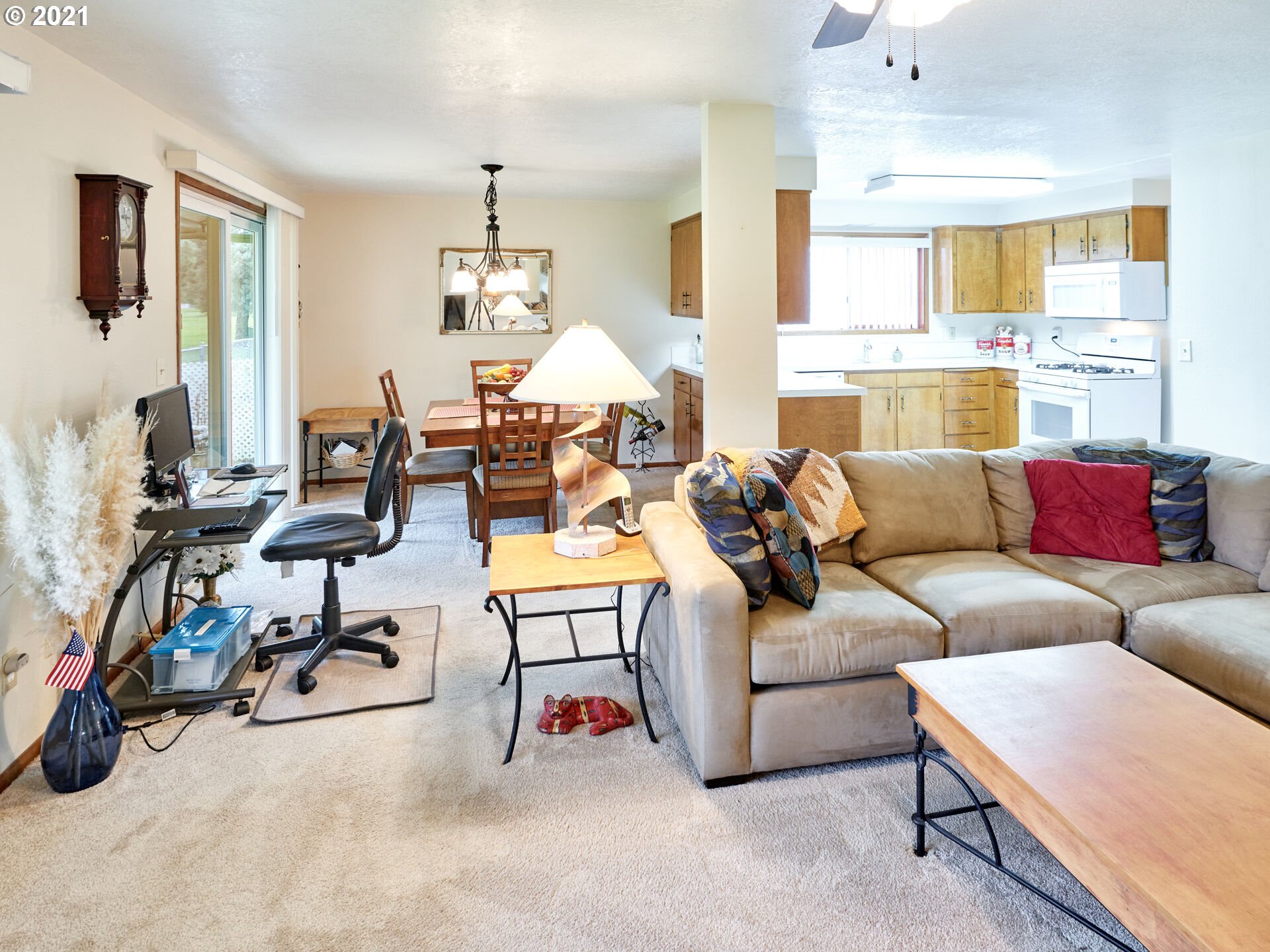 828 Oregon Way Woodburn, OR 97071 - Photo 8 of 29