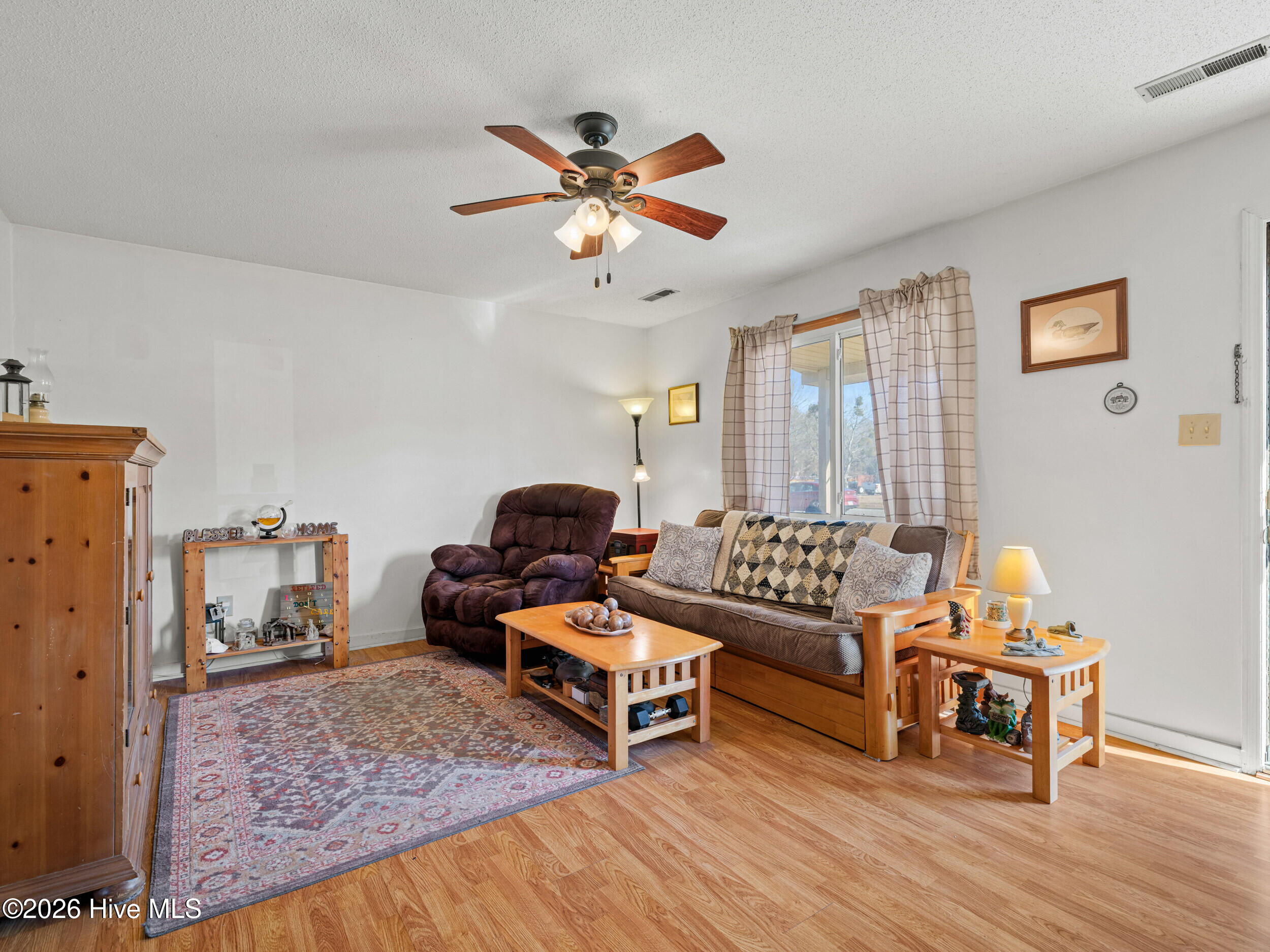 139 Bayberry Road Newport, NC 28570 - Photo 7 of 40 Living room