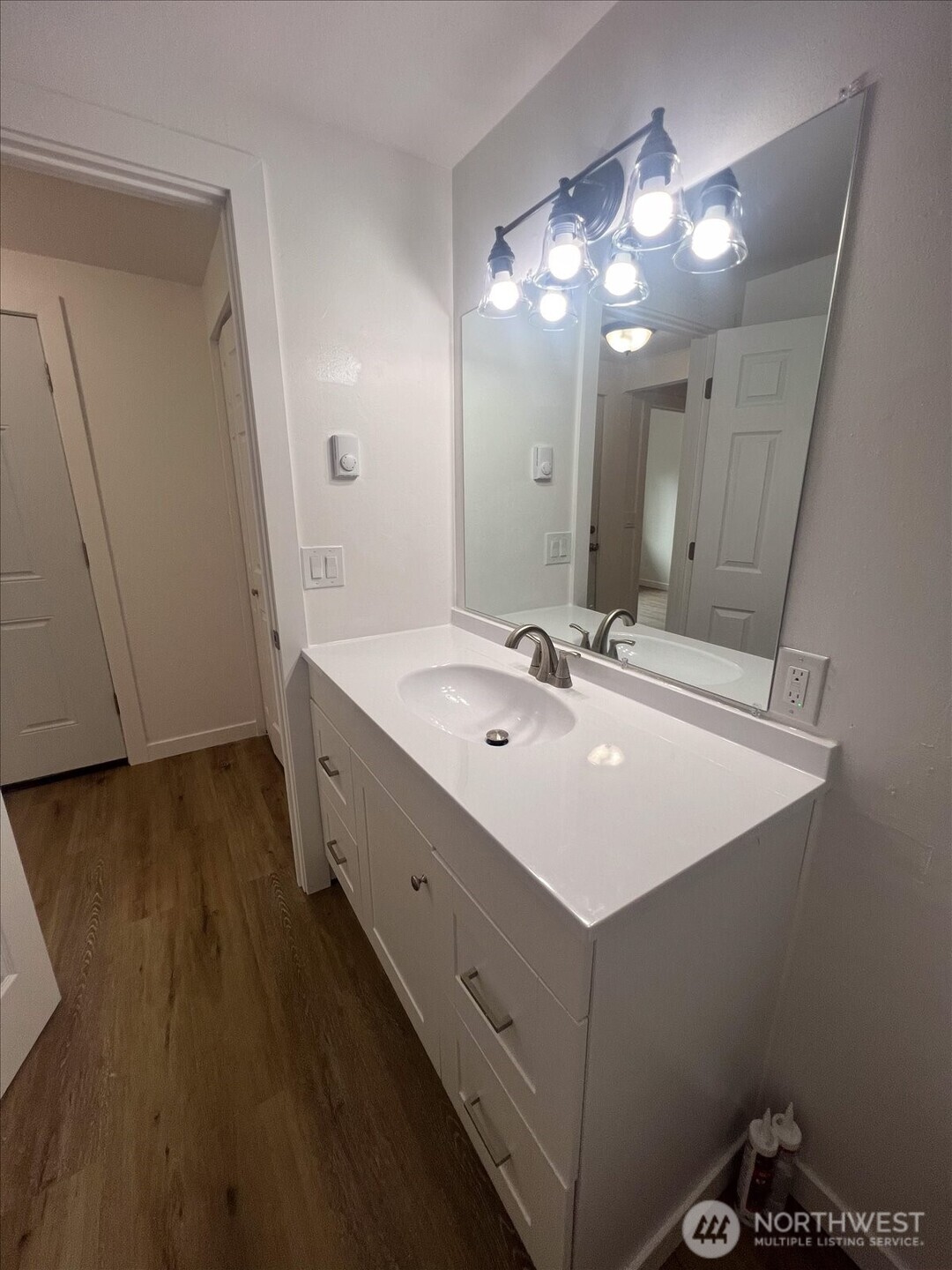 10443 17th Avenue Southwest Seattle, WA 98146 - Photo 16 of 40