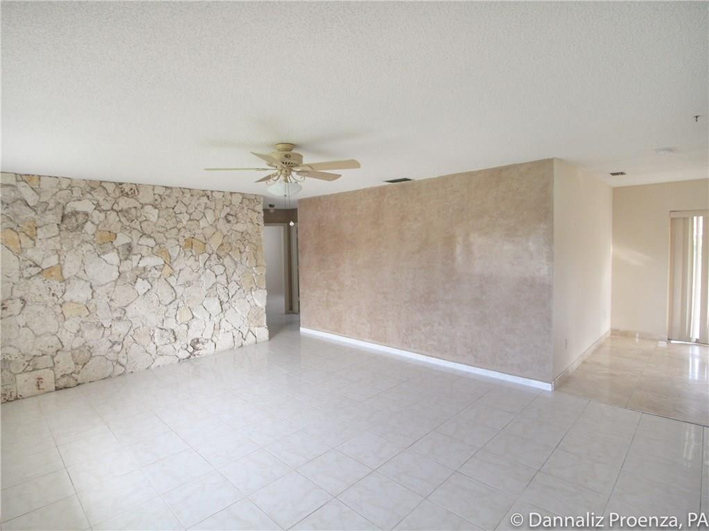 4720 Betelnut Street Boca Raton, FL 33428 - Photo 5 of 16 Livingroom