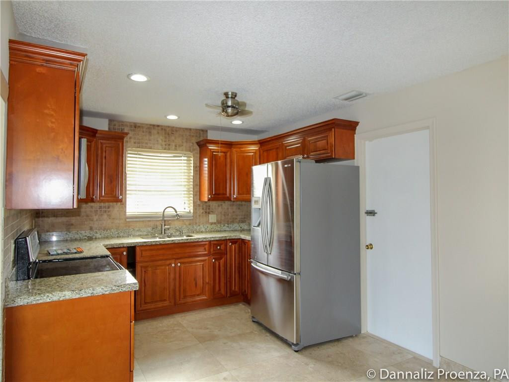 4720 Betelnut Street Boca Raton, FL 33428 - Photo 8 of 16 Kitchen