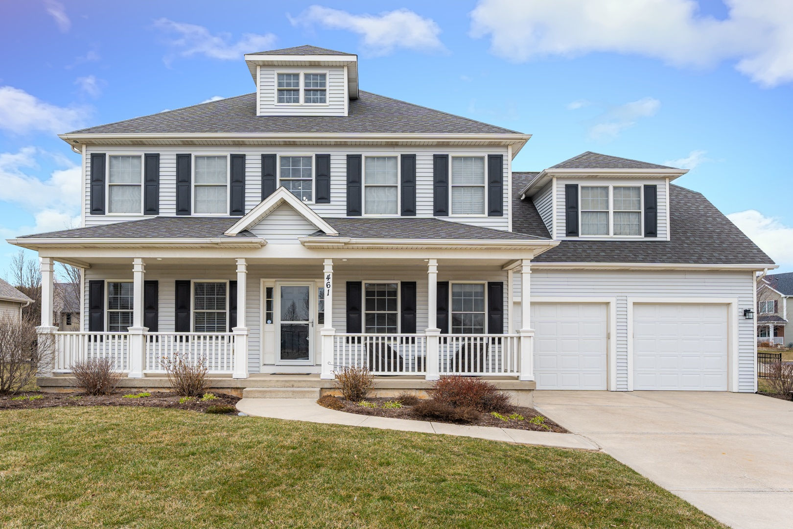 461 White Street Sycamore, IL 60178 - Photo 1 of 49 front view of a house with a yard