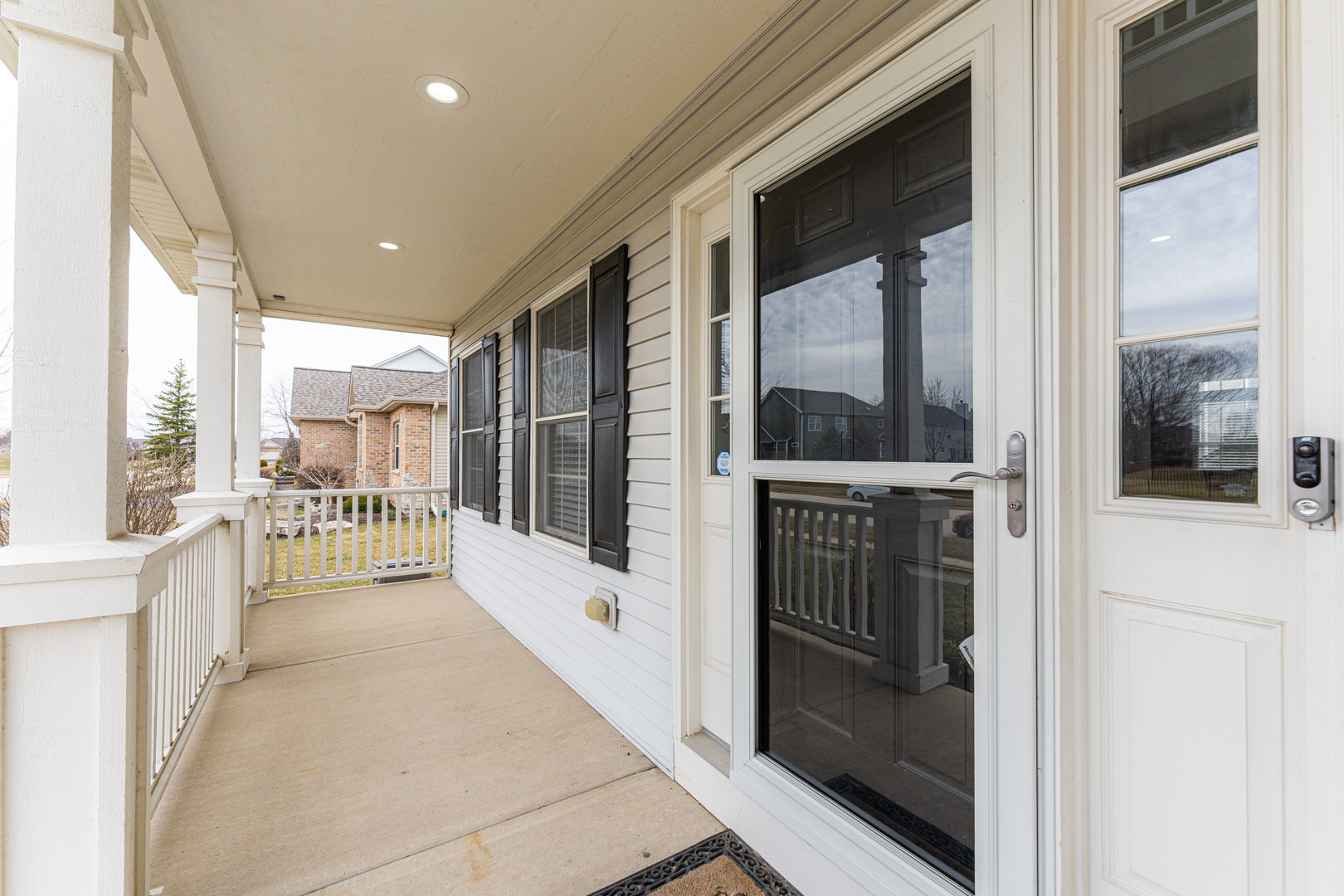461 White Street Sycamore, IL 60178 - Photo 4 of 49 a view of a hallway with windows