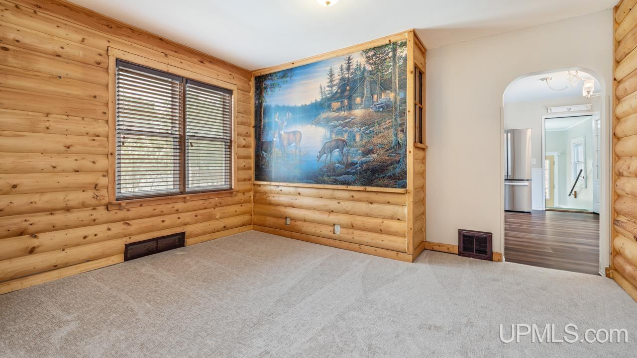 424 Maple Street Kingsford, MI 49802 - Photo 4 of 37
