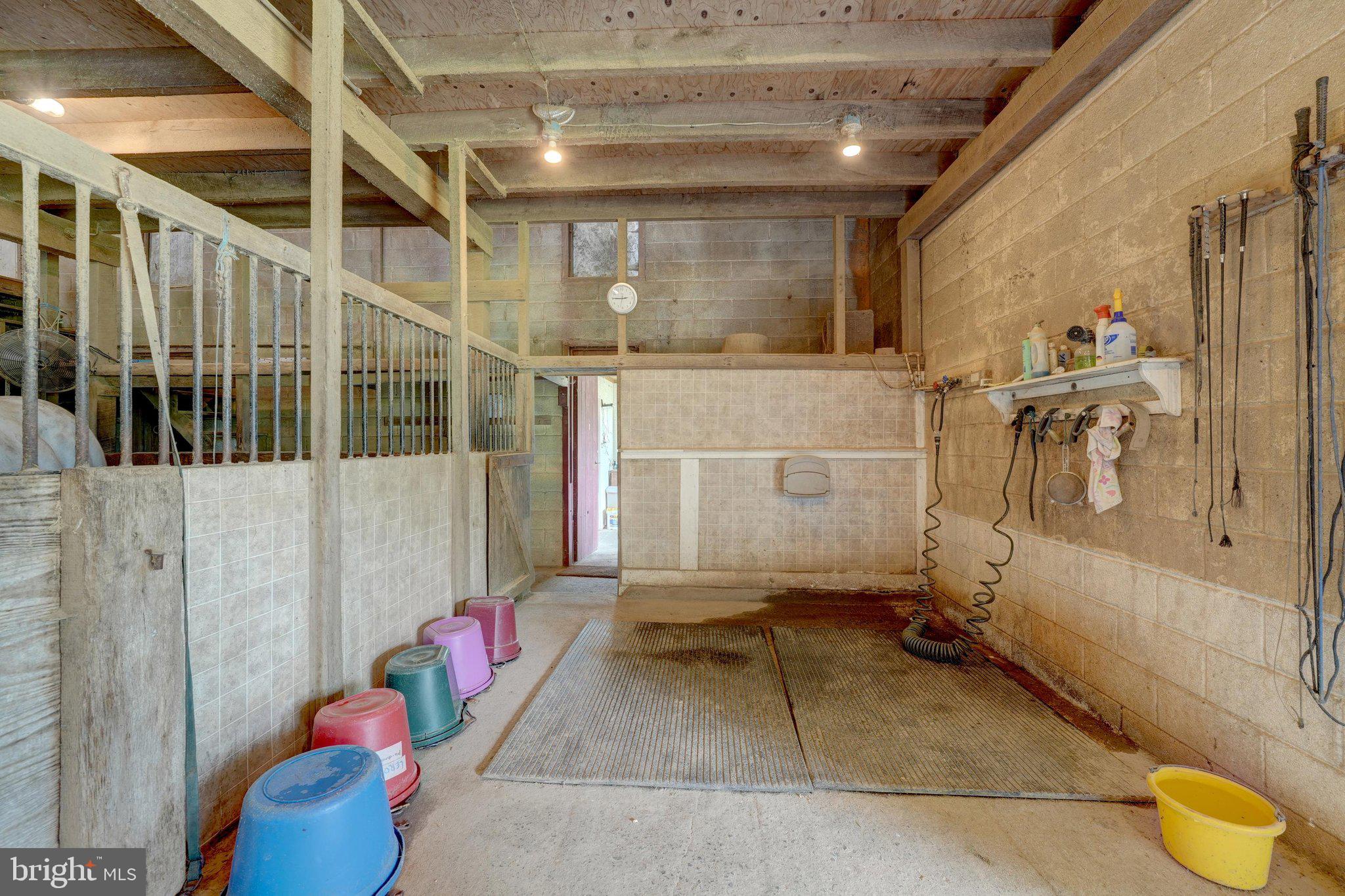 298 North Creek Road Landenberg, PA 19350 - Photo 39 of 58 Large wash stall