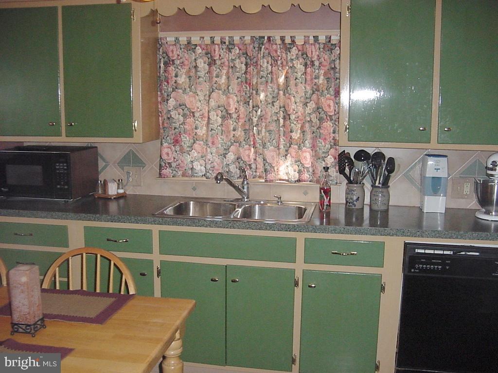 130 North Liberty Street Lititz, PA 17543 - Photo 5 of 19 Gallery Image 5