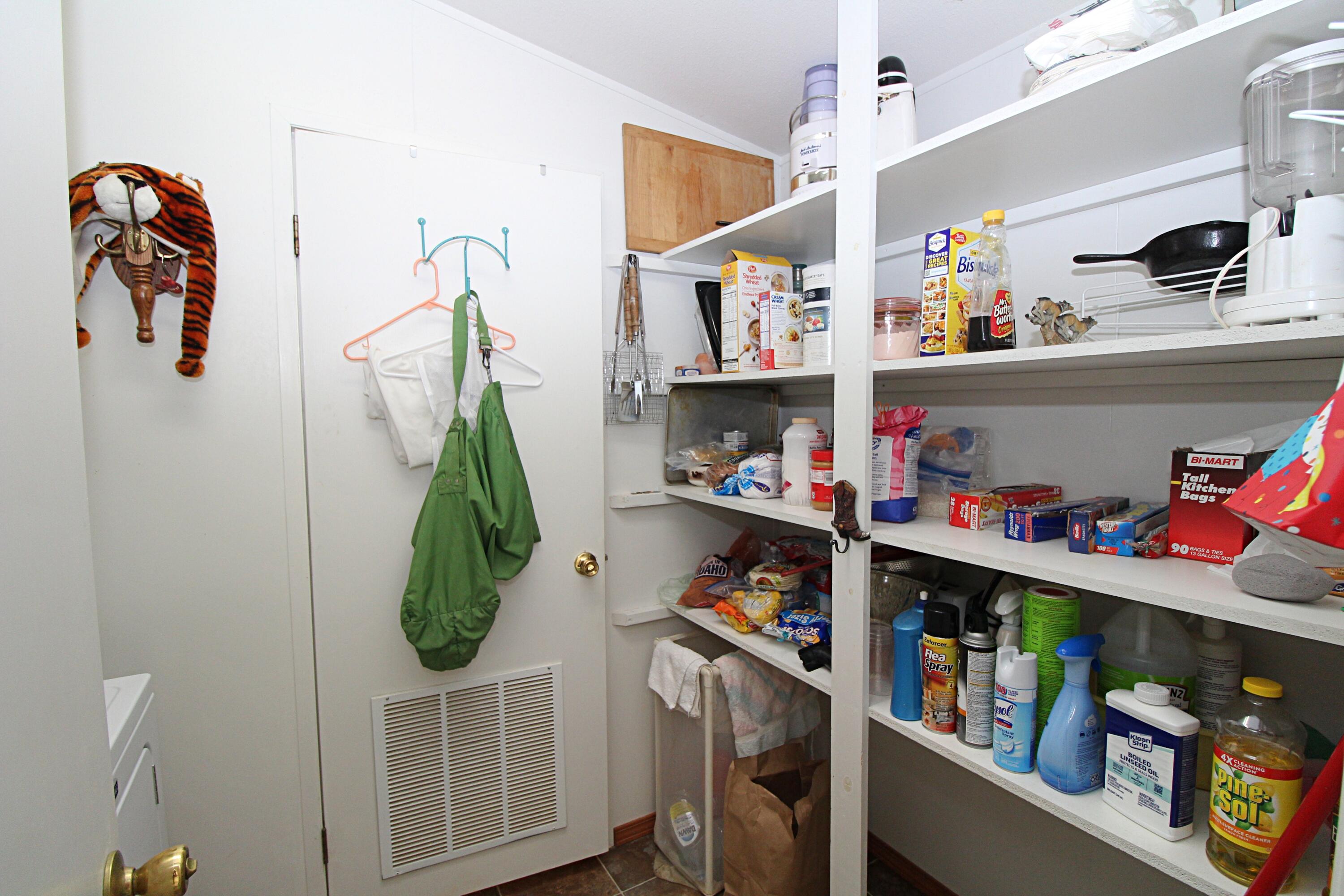 7732 North Applegate Road Grants Pass, OR 97527 - Photo 26 of 40 Pantry/laundry