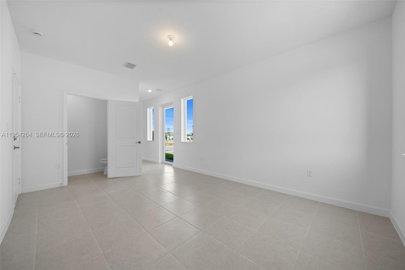 716 Southeast 14th Court Homestead, FL 33034 - Photo 5 of 33