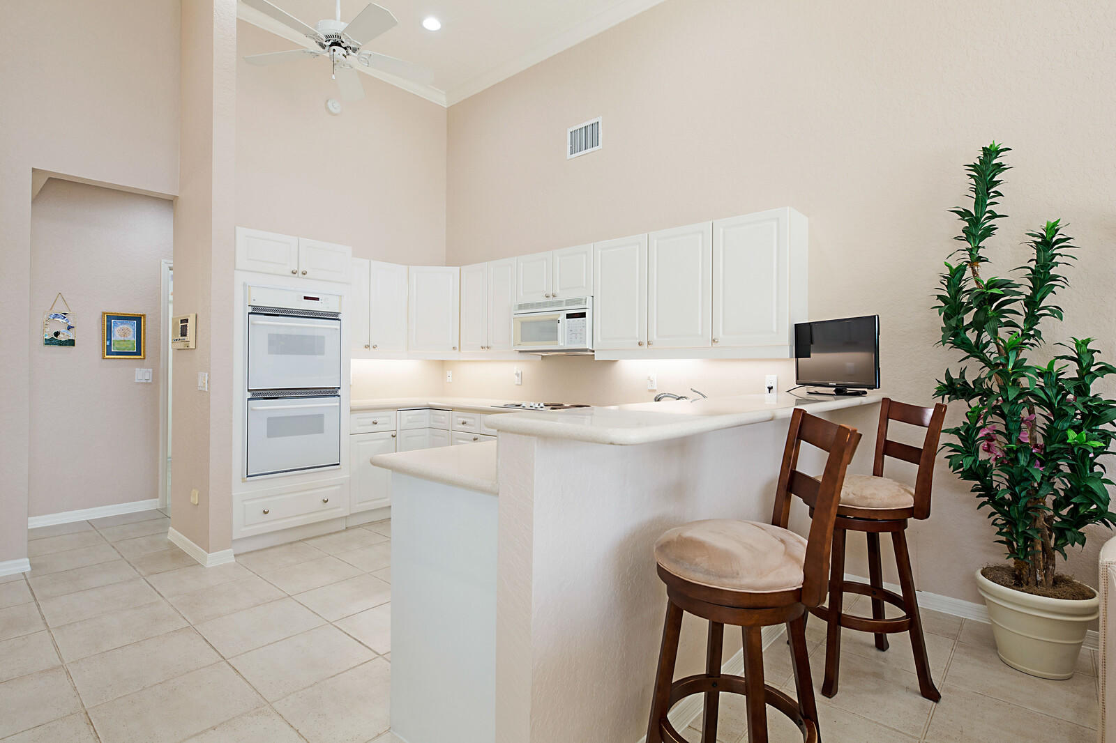 10614 Stonebridge Boulevard Boca Raton, FL 33498 - Photo 14 of 45 Snack Bar