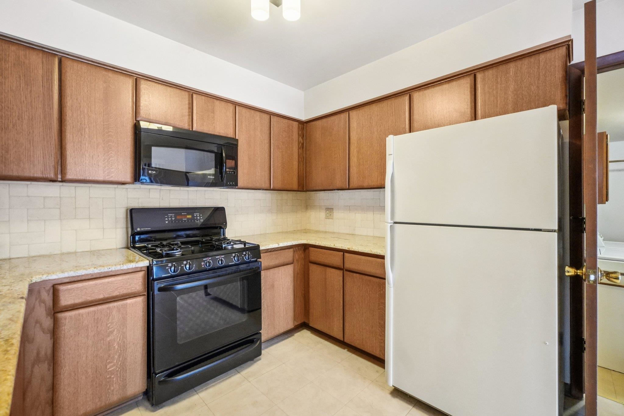 1725 Streamwood Drive Rochester Hills, MI 48309 - Photo 9 of 31