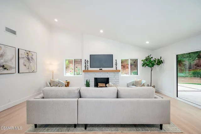 $2,099,000 | 674 Lautrec Court, Thousand Oaks, CA 91360