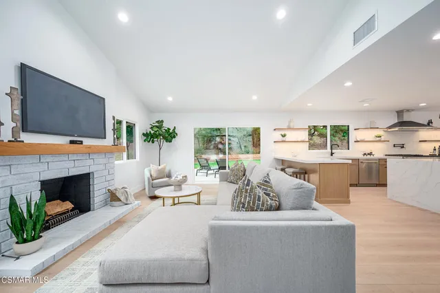 $2,099,000 | 674 Lautrec Court, Thousand Oaks, CA 91360