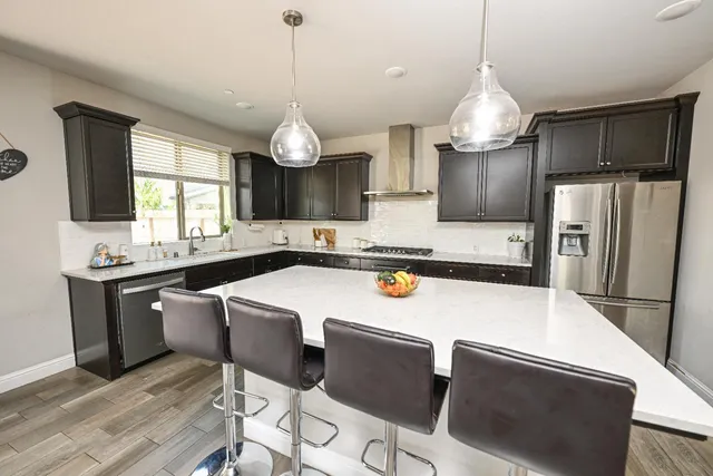 $655,000 | 2833 North Armstrong Avenue, Fresno, CA 93727