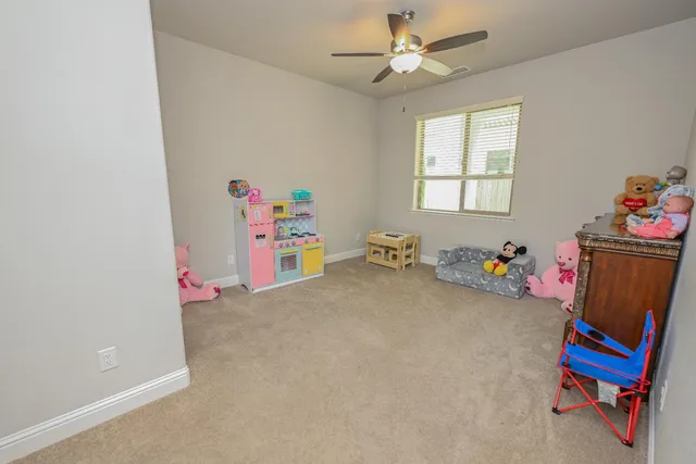 $655,000 | 2833 North Armstrong Avenue, Fresno, CA 93727