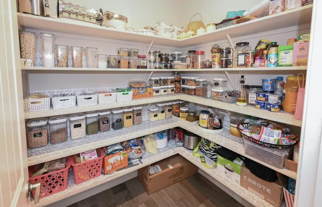 $655,000 | 2833 North Armstrong Avenue, Fresno, CA 93727