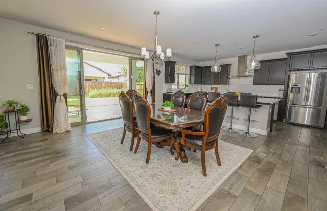 $655,000 | 2833 North Armstrong Avenue, Fresno, CA 93727