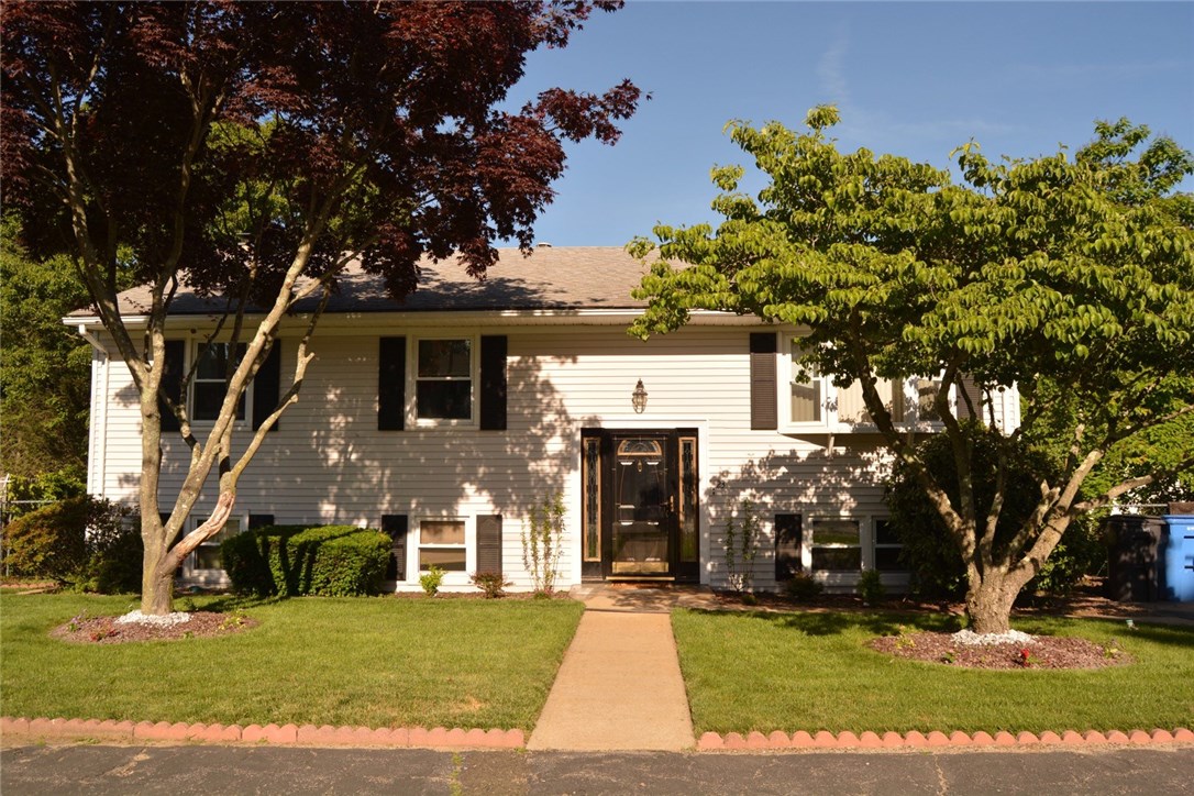 23 Carriage Road Cranston, RI 02920 - Photo 1 of 40 Gallery Image 1
