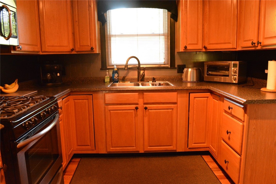 23 Carriage Road Cranston, RI 02920 - Photo 12 of 40 Gallery Image 12