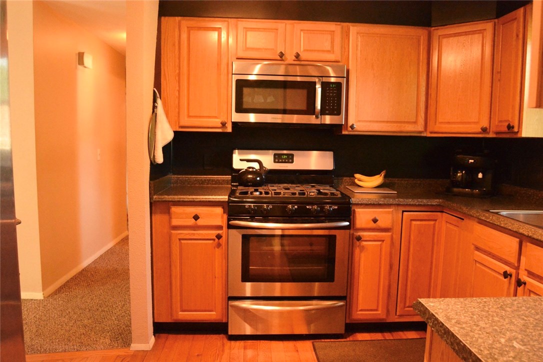 23 Carriage Road Cranston, RI 02920 - Photo 13 of 40 Gallery Image 13