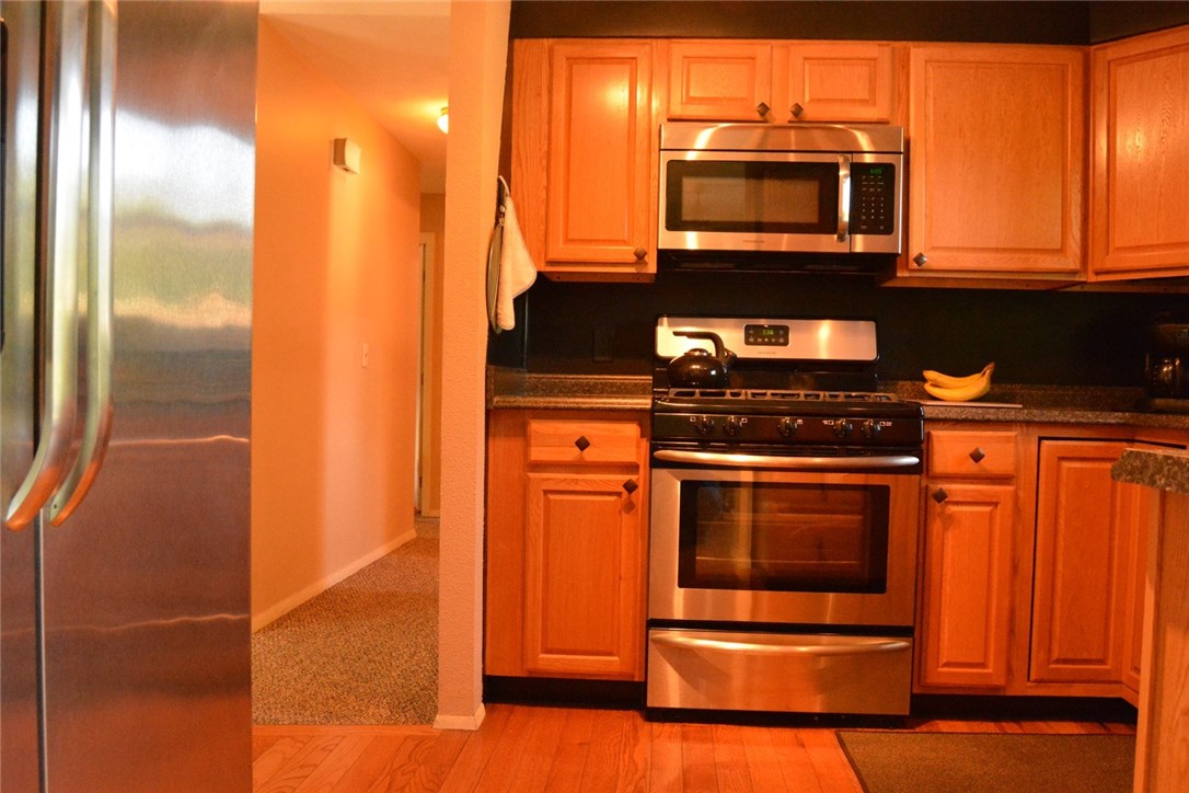 23 Carriage Road Cranston, RI 02920 - Photo 15 of 40 Gallery Image 15