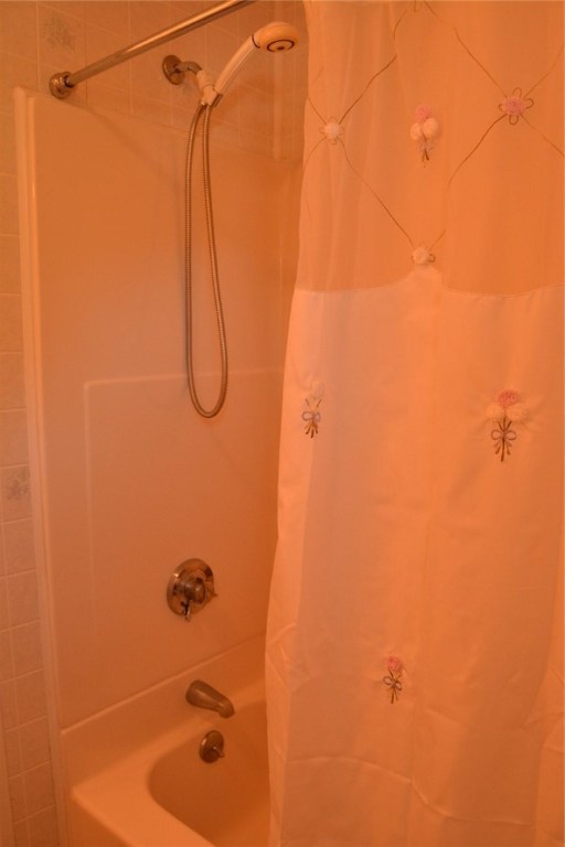 23 Carriage Road Cranston, RI 02920 - Photo 20 of 40 Gallery Image 20